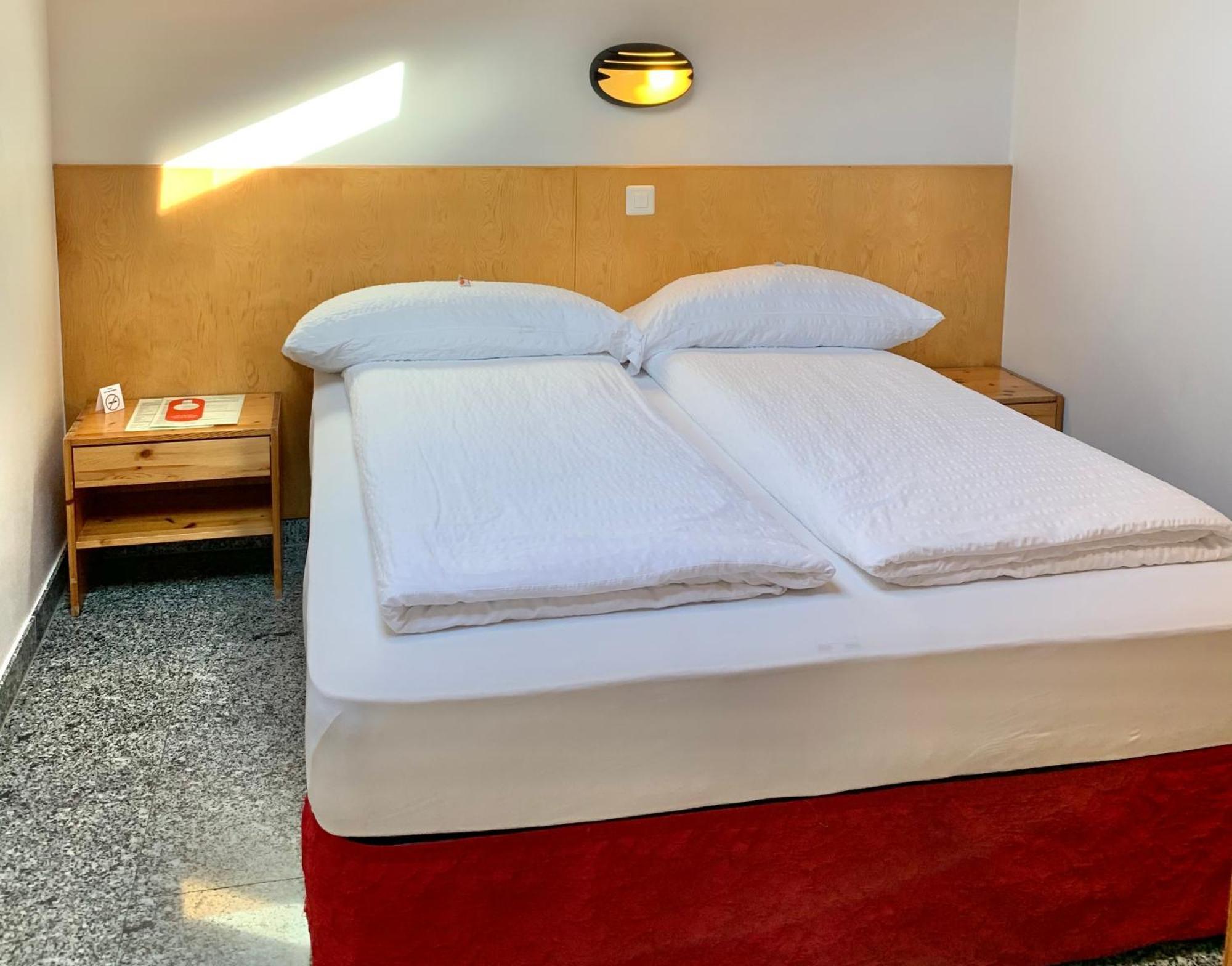 Hotel&Hostel Montarina Lugano Bagian luar foto