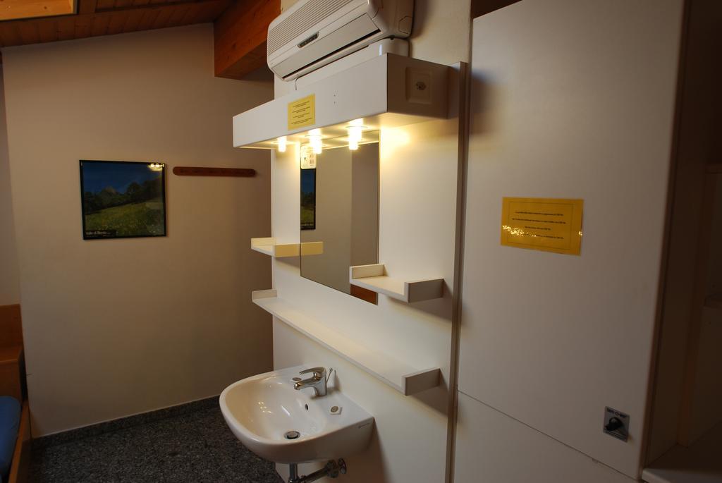 Hotel&Hostel Montarina Lugano Bagian luar foto