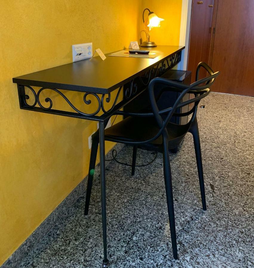 Hotel&Hostel Montarina Lugano Bagian luar foto